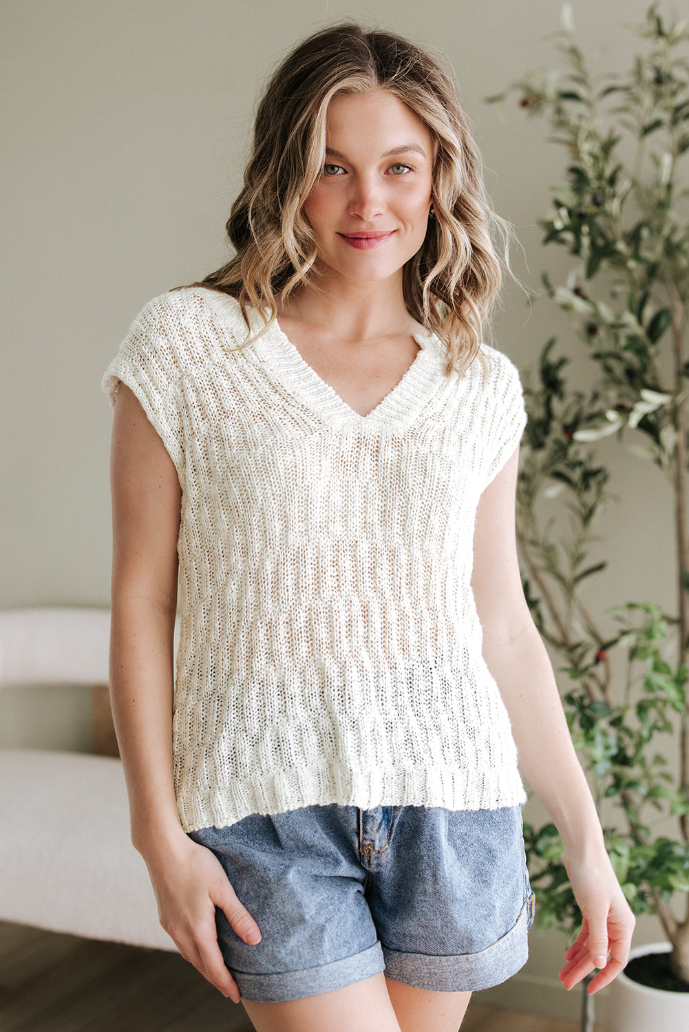 Beige Notched V Neck Short Sleeve Sweater eAura