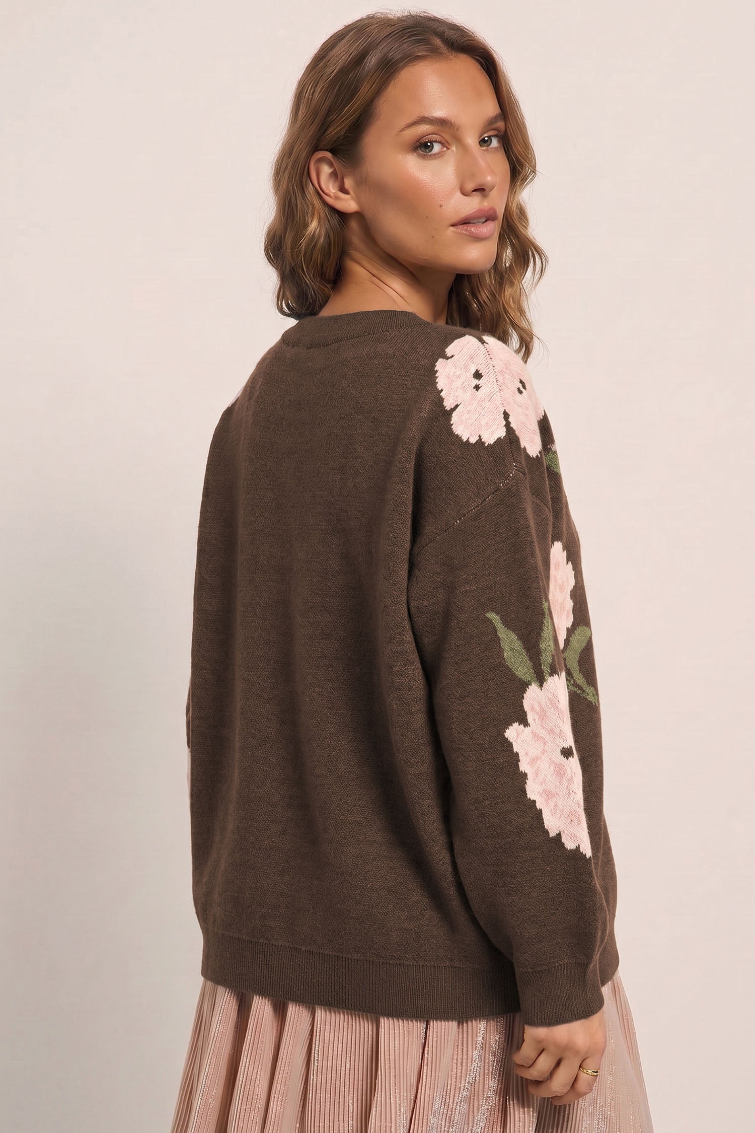 Floral Print Drop Shoulder Relaxed Pullover Sweater – Dark Brown