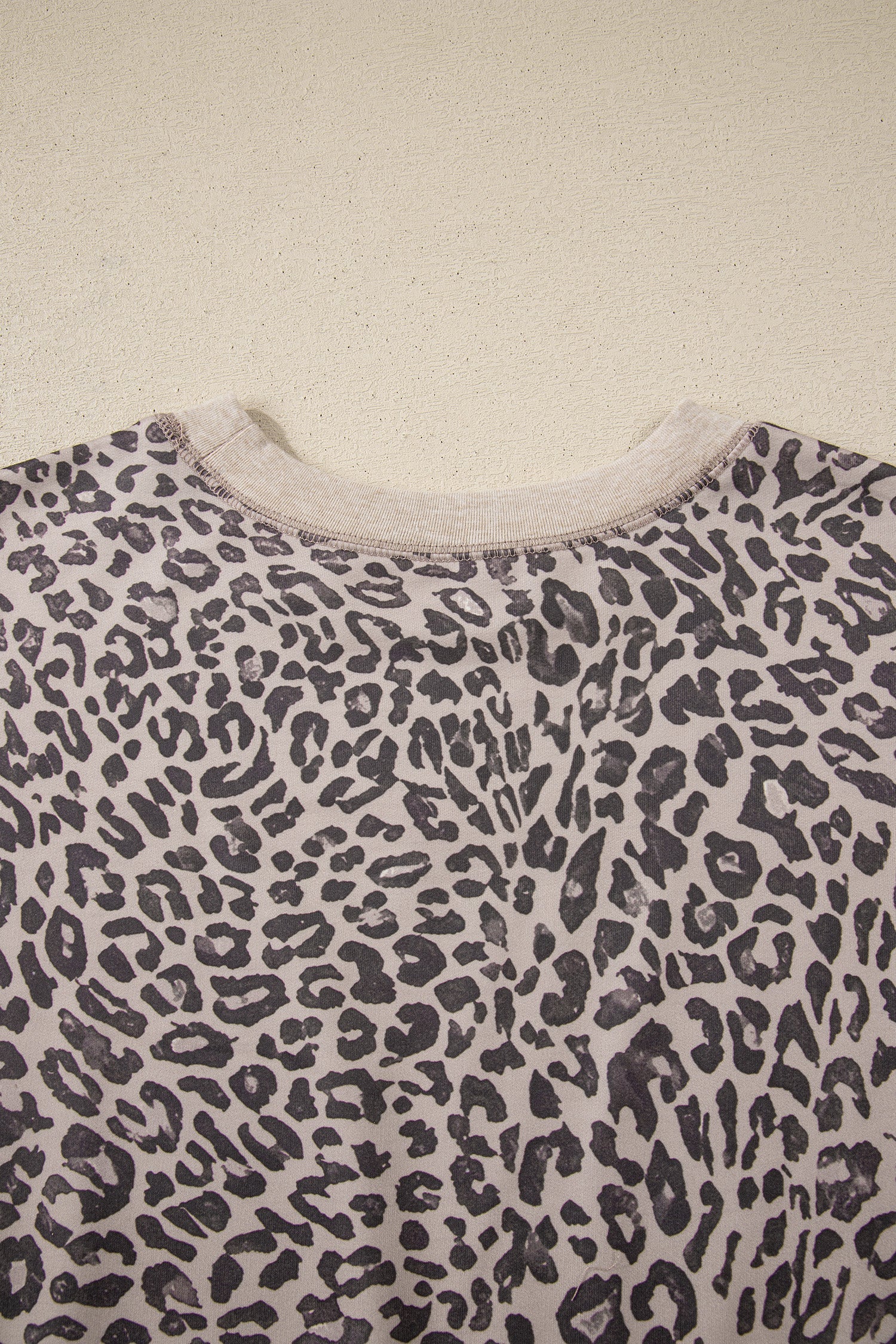 Leopard Print Crew Neck Sweatshirt - eAura