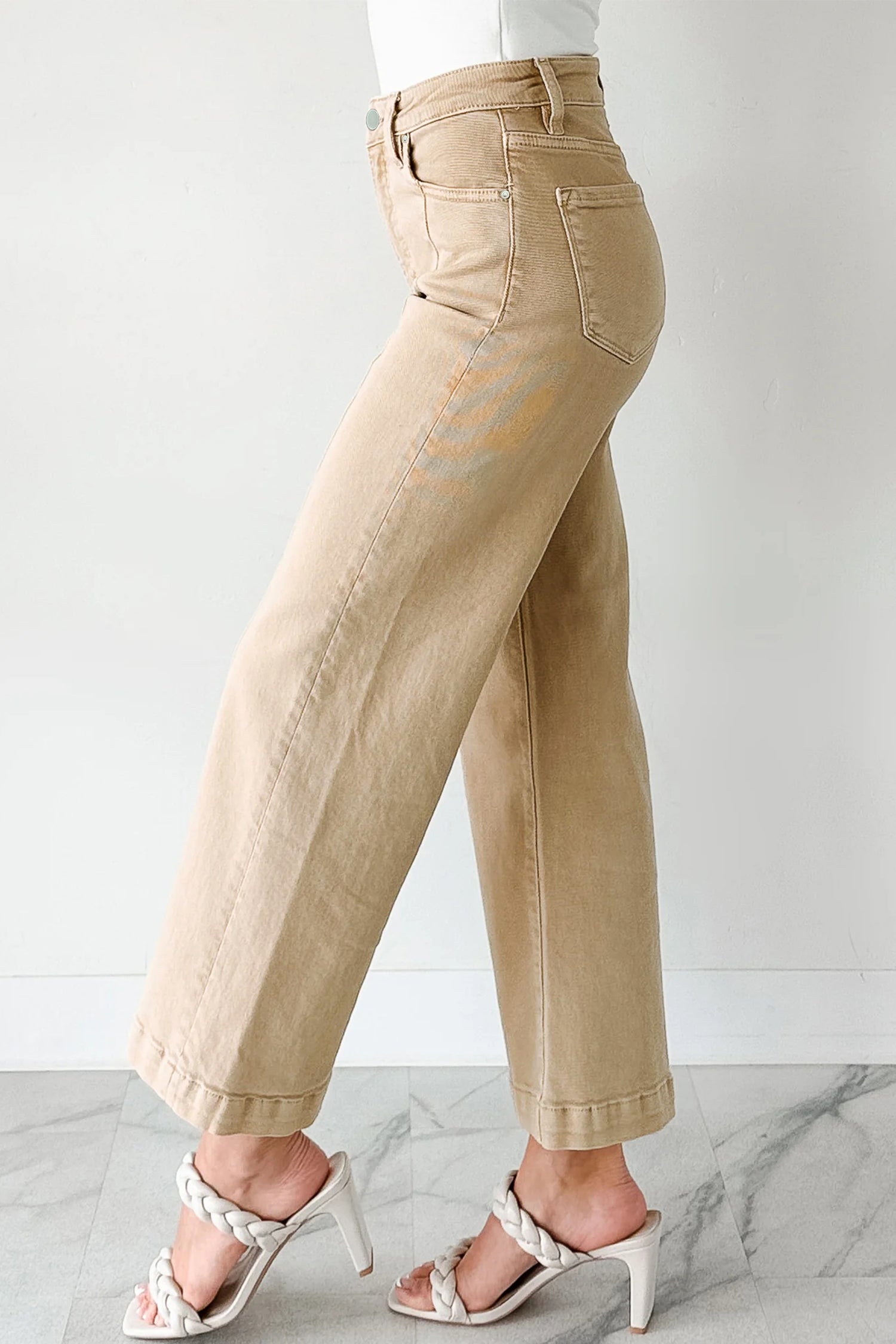 Seamed Center Wide Leg Cropped Jeans