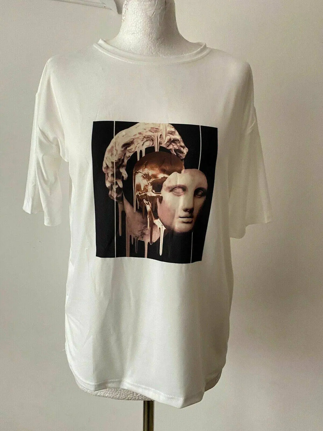 Joom Medusa Print White T-Shirt Size M 10 - BB Fashion Outlet