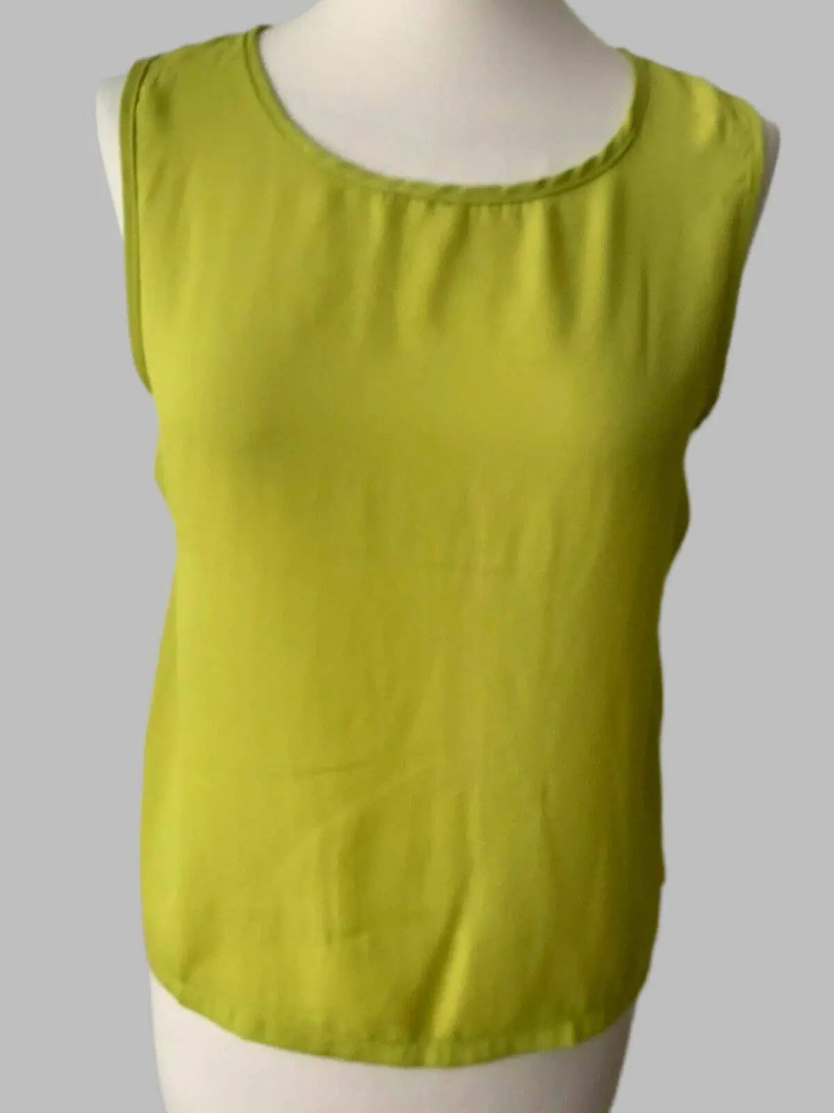 New Look Cameo Rose Sleeveless Top Size 10 Button up on the back - Beagle Boutique Fashion Outlet