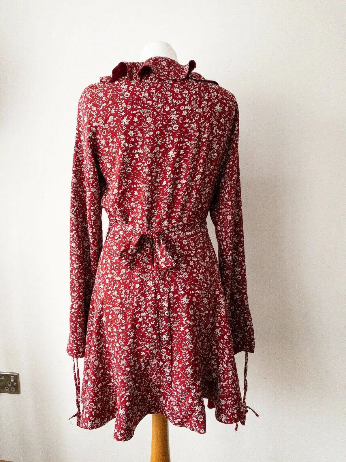 Seven Wonders Florence Wrap Dress Red Print Size 10 - Beagle Boutique Fashion Outlet