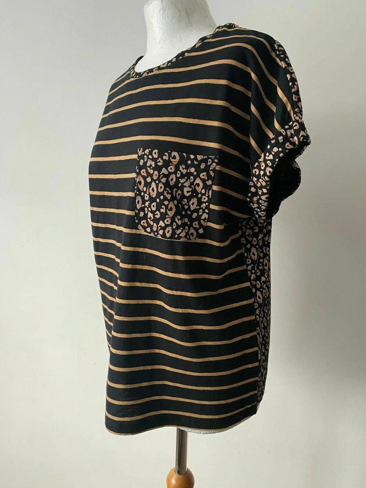 Tu Contrast T-shirt Striped Front Animal Print Back Pocket Top Sizes 16 18 - BB Fashion Outlet