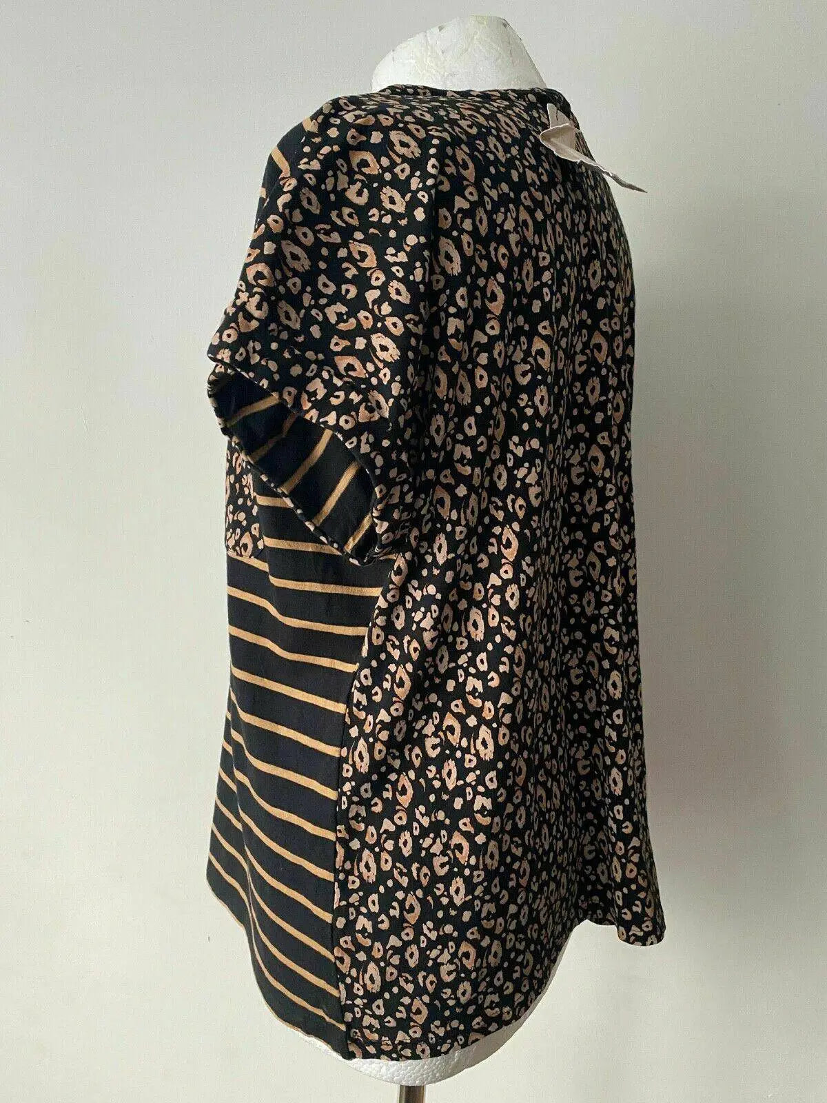Tu Contrast T-shirt Striped Front Animal Print Back Pocket Top Sizes 16 18 - BB Fashion Outlet