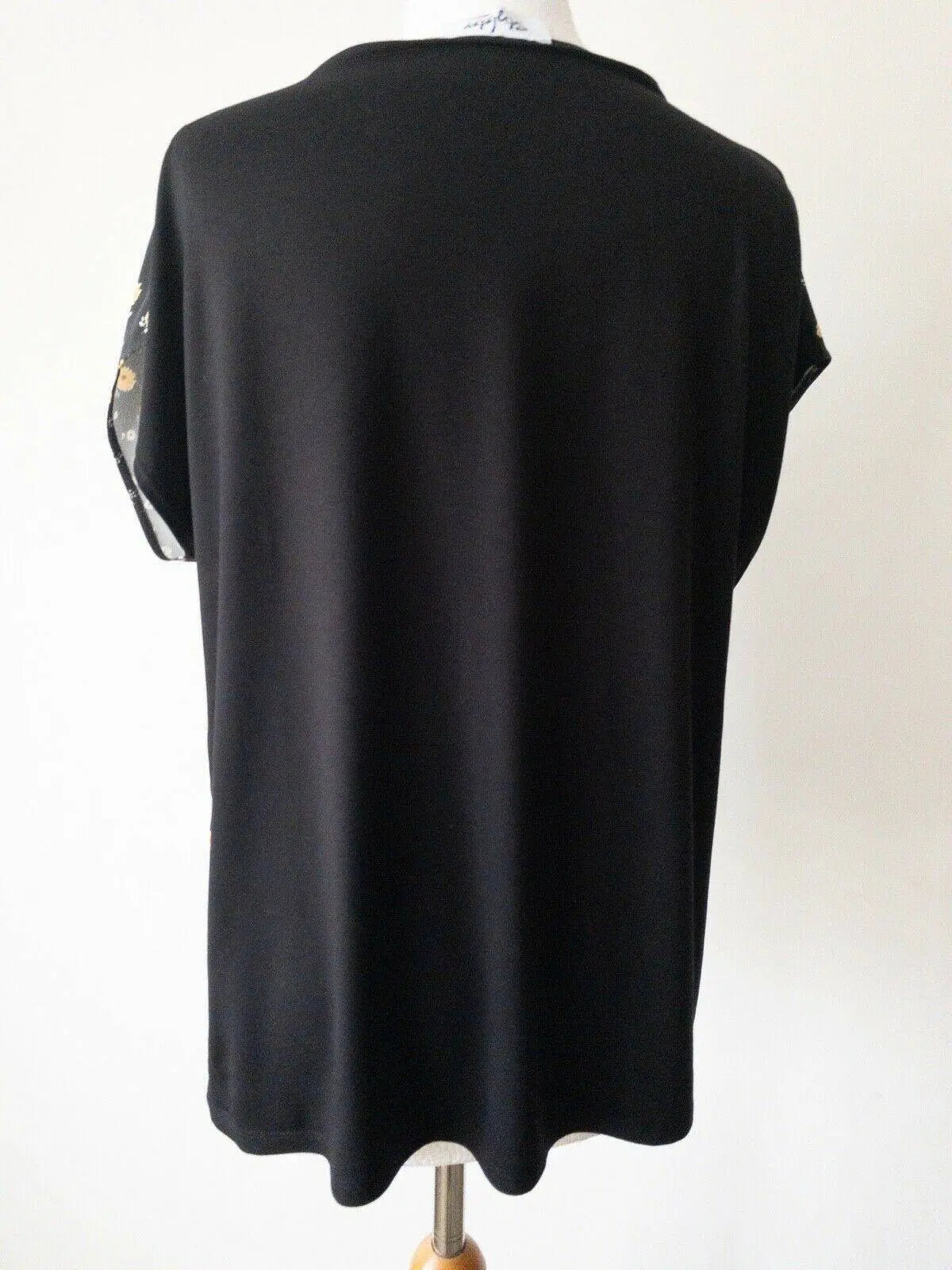 Black Floral Contrast T-Shirt Size 10 - Beagle Boutique Fashion Outlet