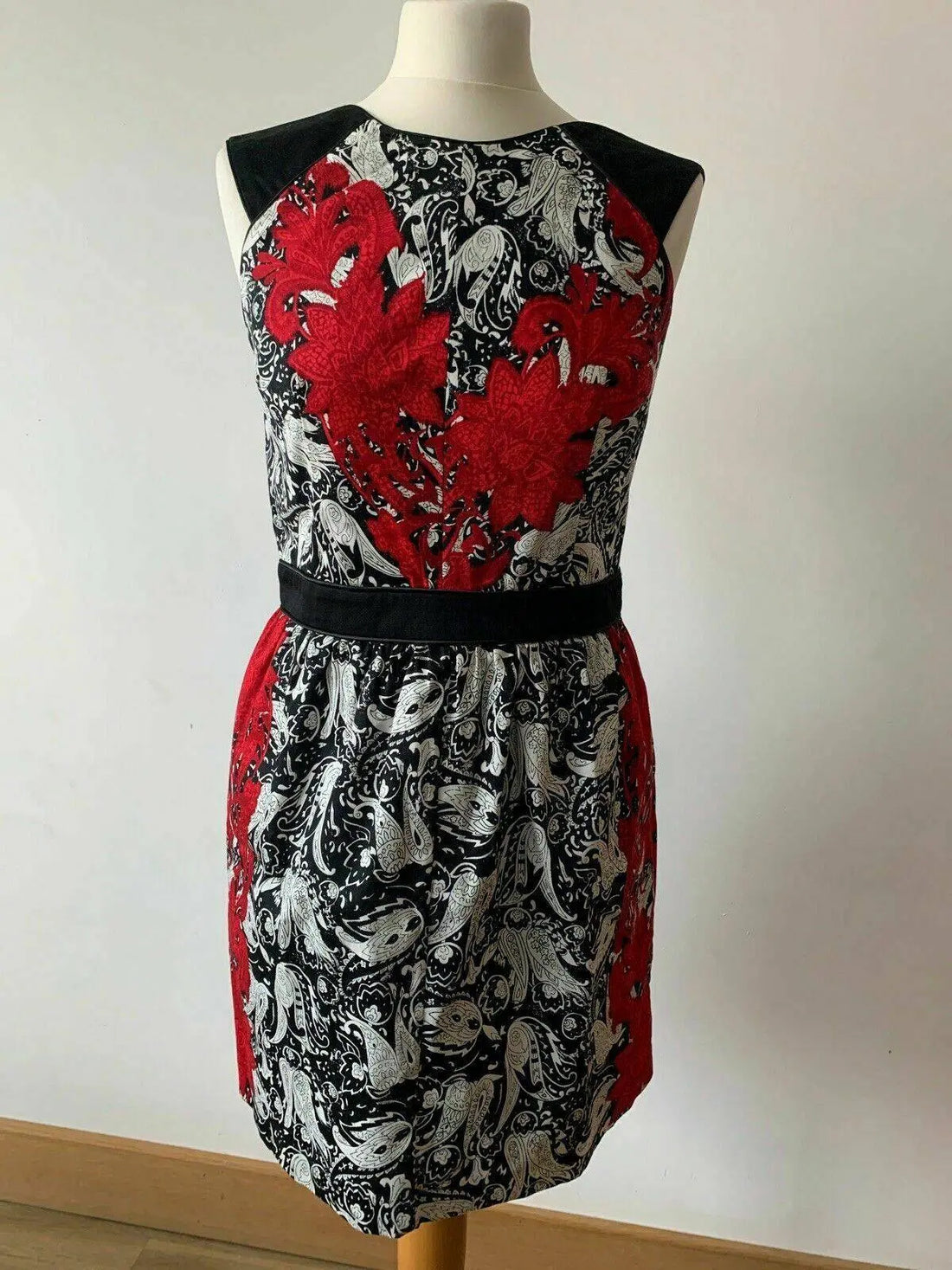 Warehouse Paisley Dress Size 12 Black White Red Black Band Sleeveless - Beagle Boutique Fashion Outlet